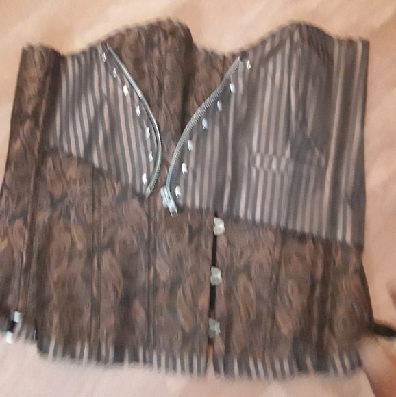 Unique corset - Picture 3 of 3